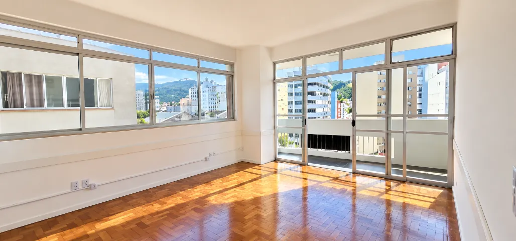 5-bedroom apartment with a bathtub in Florianópolis — photo 3