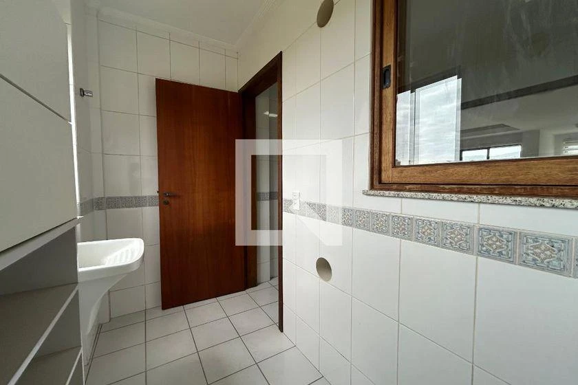 5-bedroom apartment with a bathtub in Florianópolis — photo 10