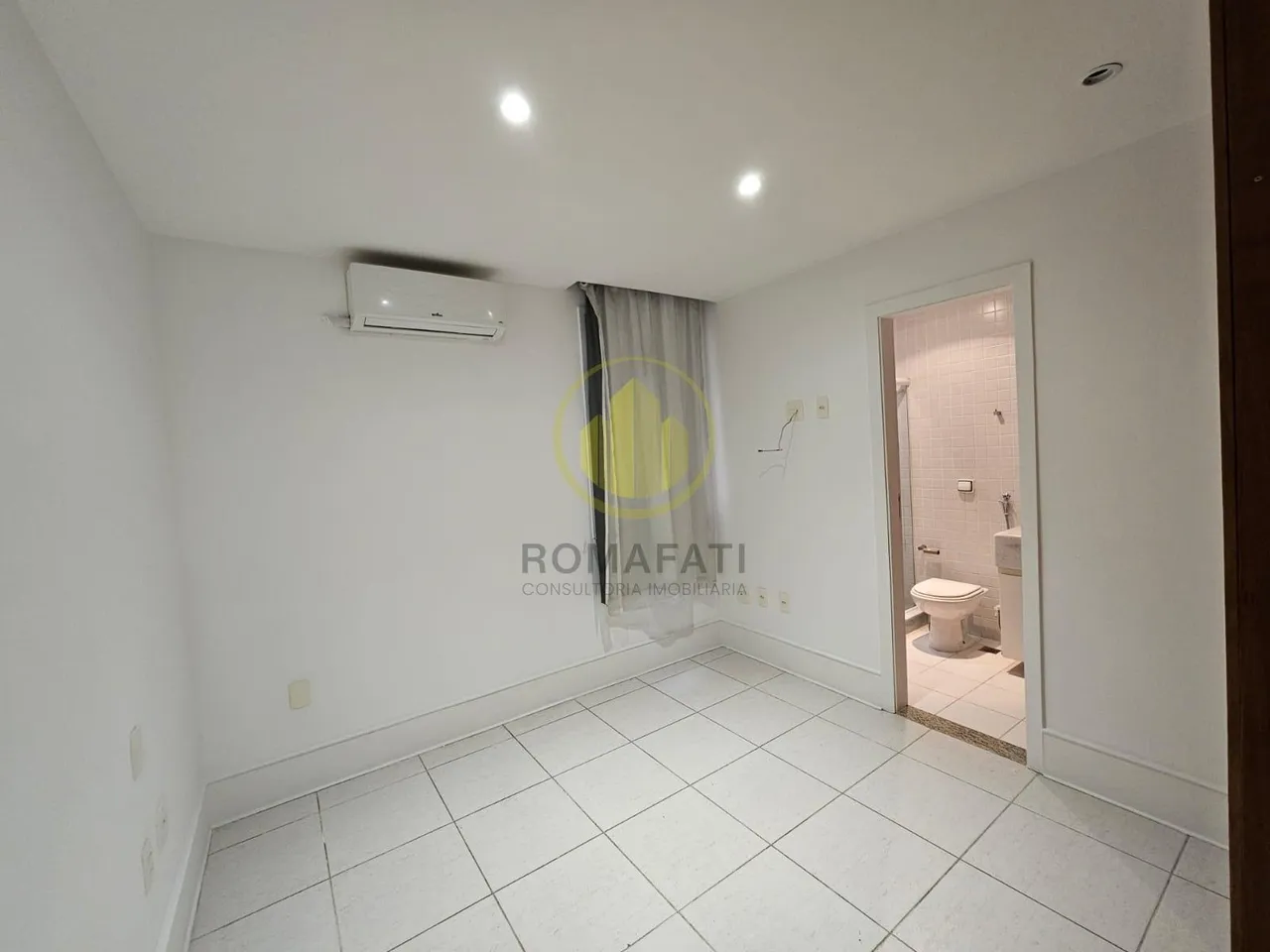 Apartamento sem mobília com 3 quartos e 4 banheiros — photo 13