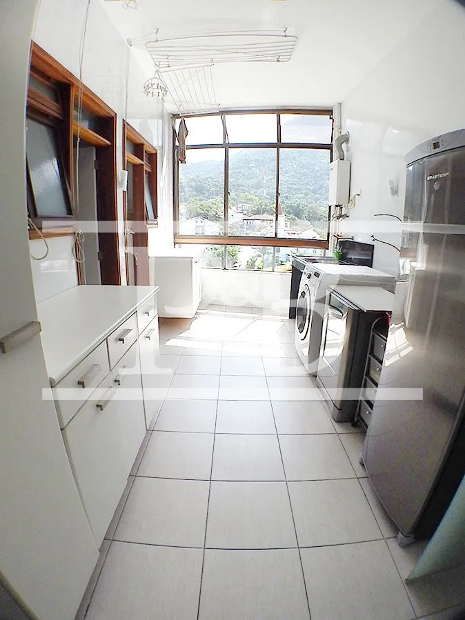 3-bedroom apartment with open-plan kitchen, 270 m² — photo 32