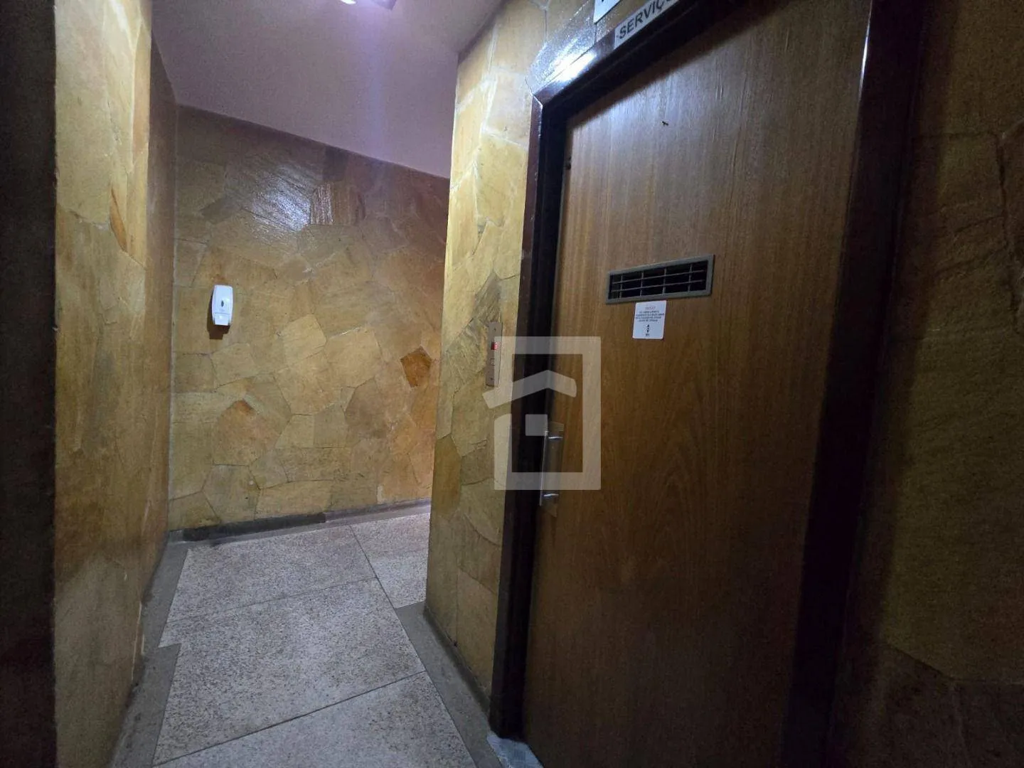 1-bedroom apartment with 24-hour concierge and 32 m² — photo 24