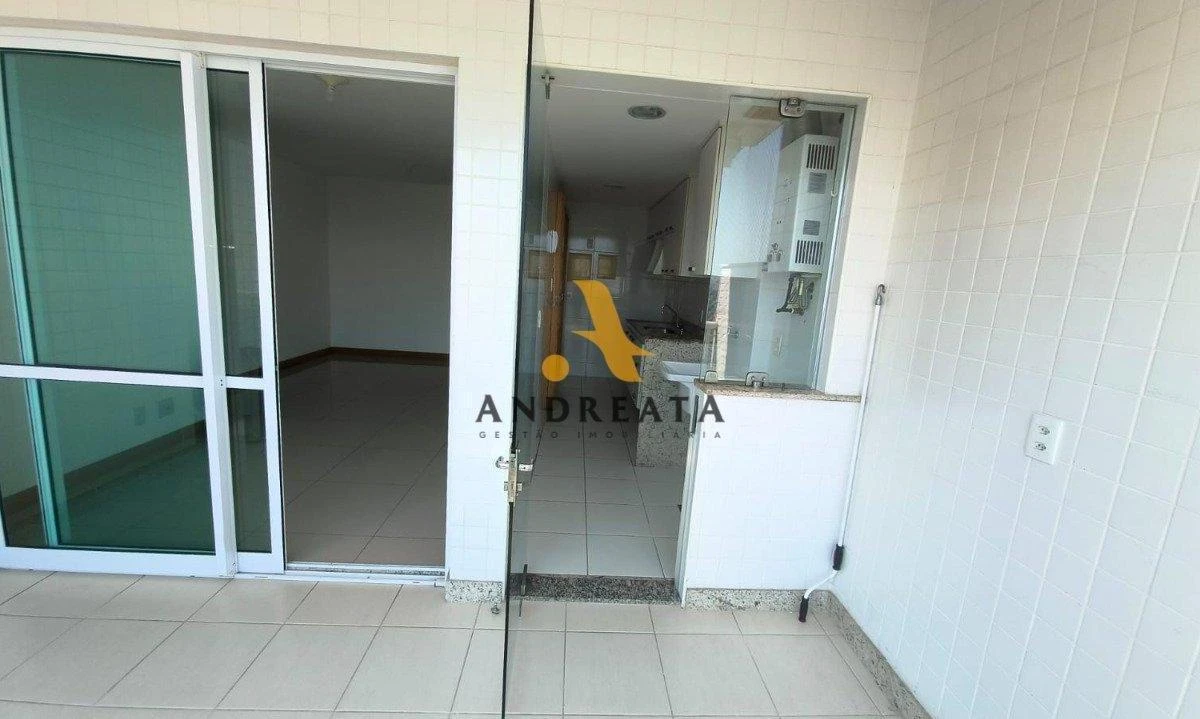 3-bedroom apartment with suite and enclosed balcony — photo 31