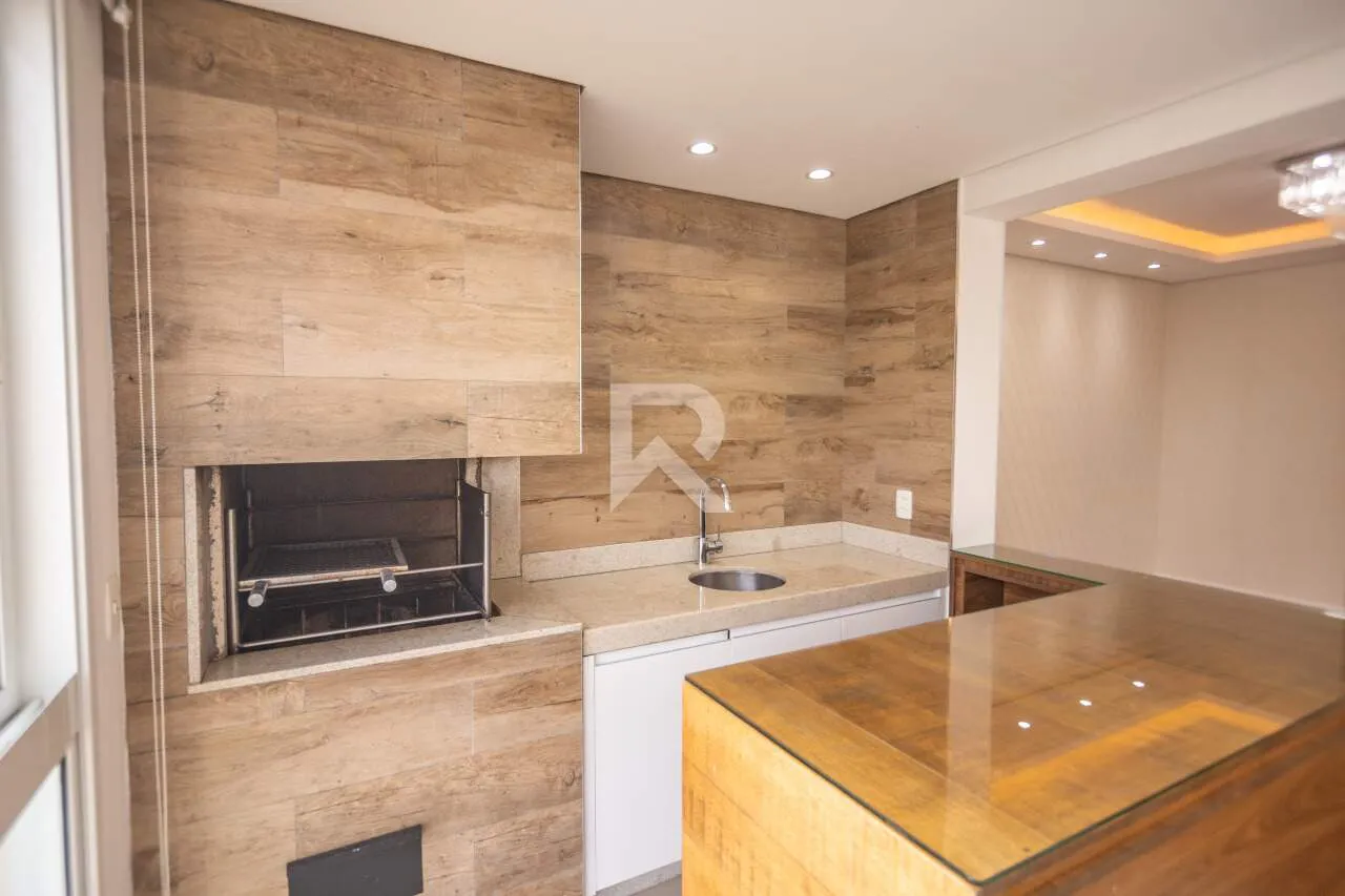 Apartment with open-plan kitchen and 4 bedrooms — photo 6