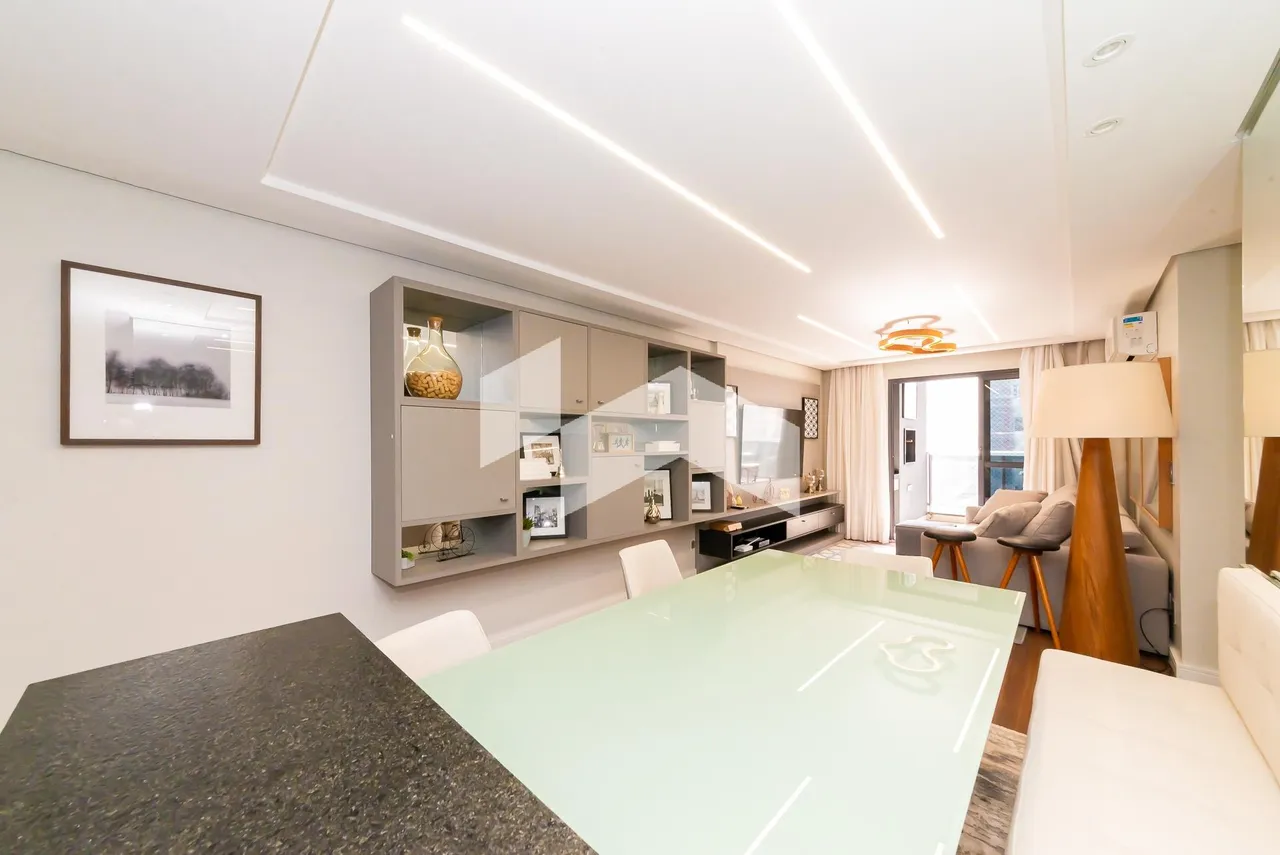 76 m² apartment with 2 bedrooms and an open-plan kitchen — photo 4