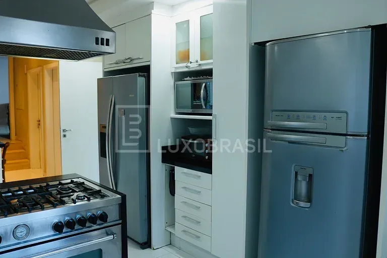 5-bedroom house with a private pool in Rio de Janeiro — photo 30