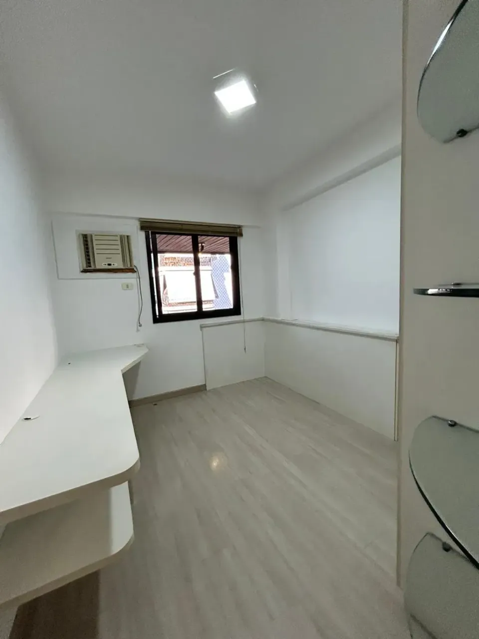 Unfurnished apartment with 3 bedrooms and 2 parking spots — photo 17