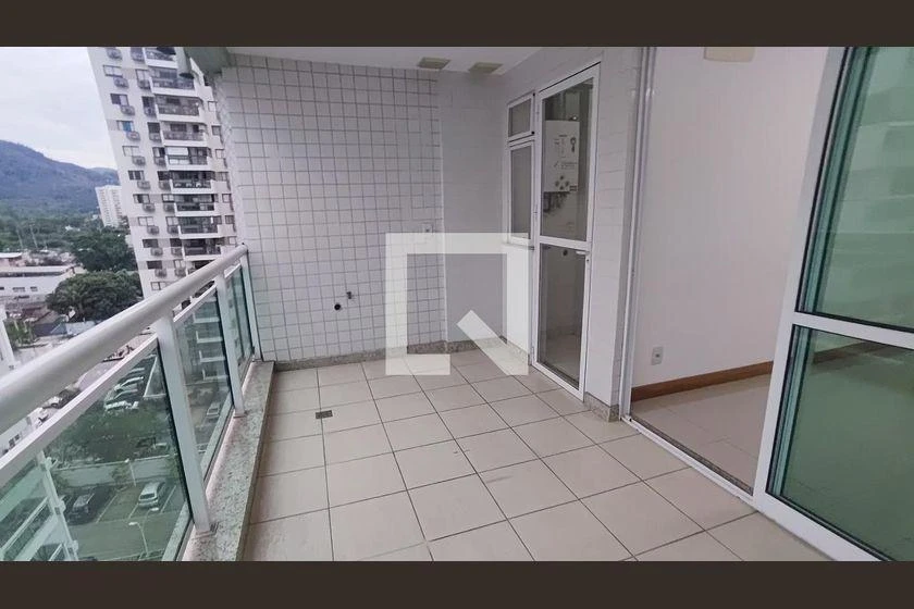 3-bedroom apartment in a building with a gym — photo 7