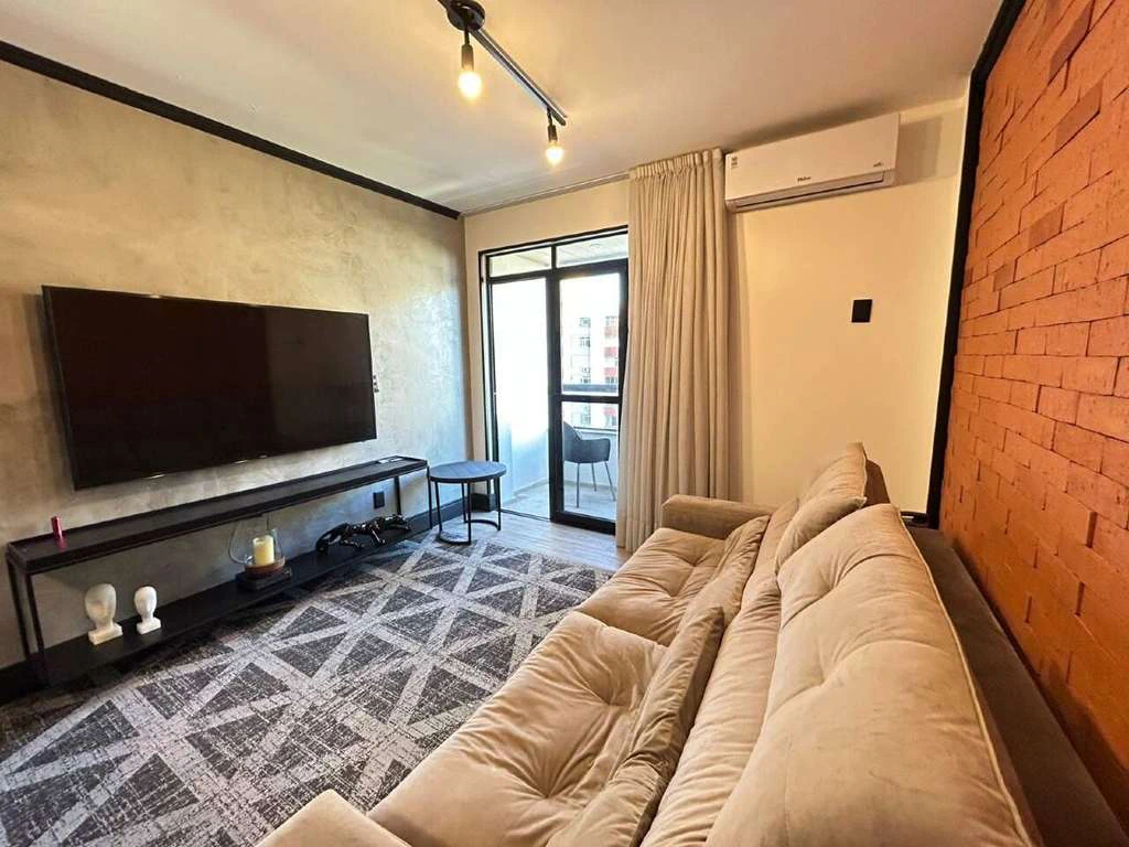Apartamento de 1 dormitorio con cocina abierta y 108 m² — photo 4