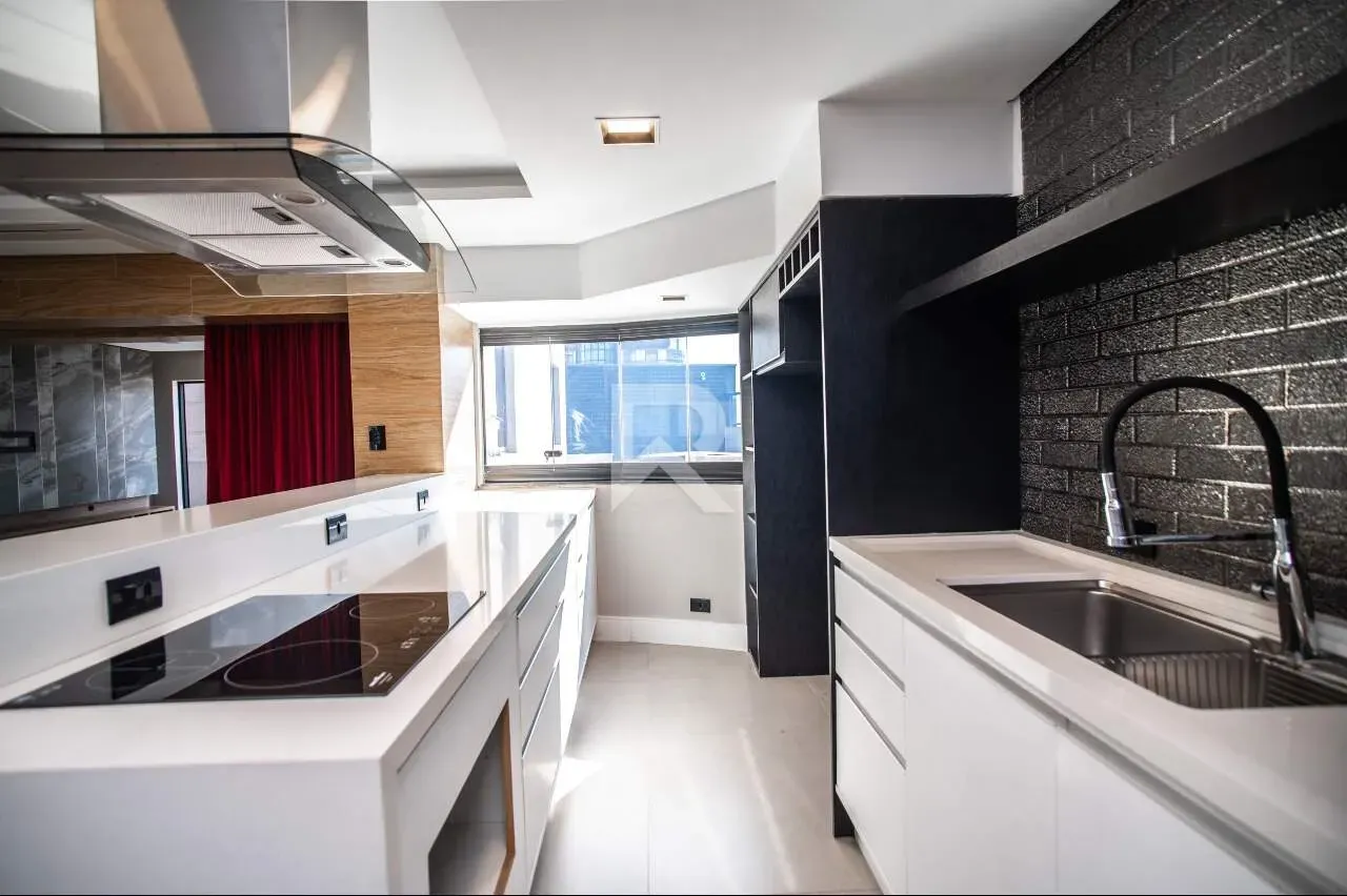 Apartment with 4 bedrooms, 3 en-suites and 463 m² — photo 14