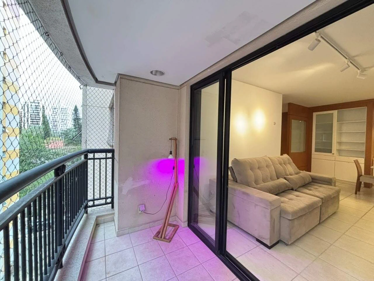 Furnished apartment, 122 m², with a glass-enclosed balcony — photo 15