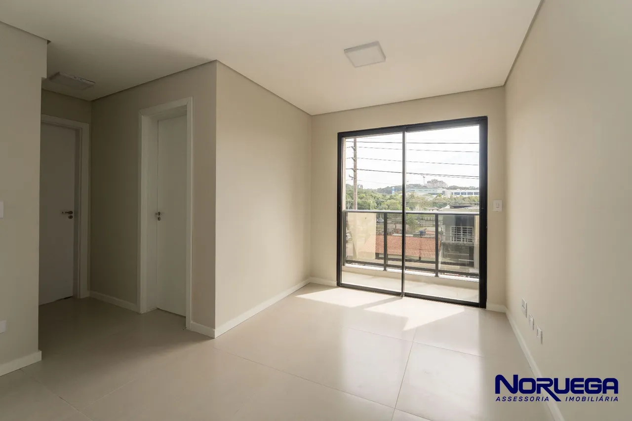 Unfurnished 2-bedroom apartment with 1 parking space — photo 2