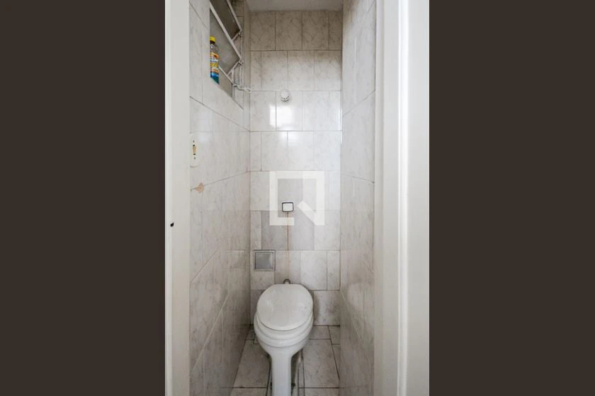 Furnished 1-bedroom apartment with 2 bathrooms — photo 23
