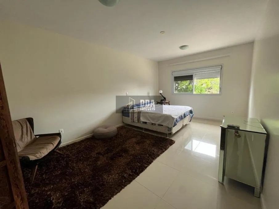 3-bedroom house, all with their own bathrooms, 260 m² — photo 22