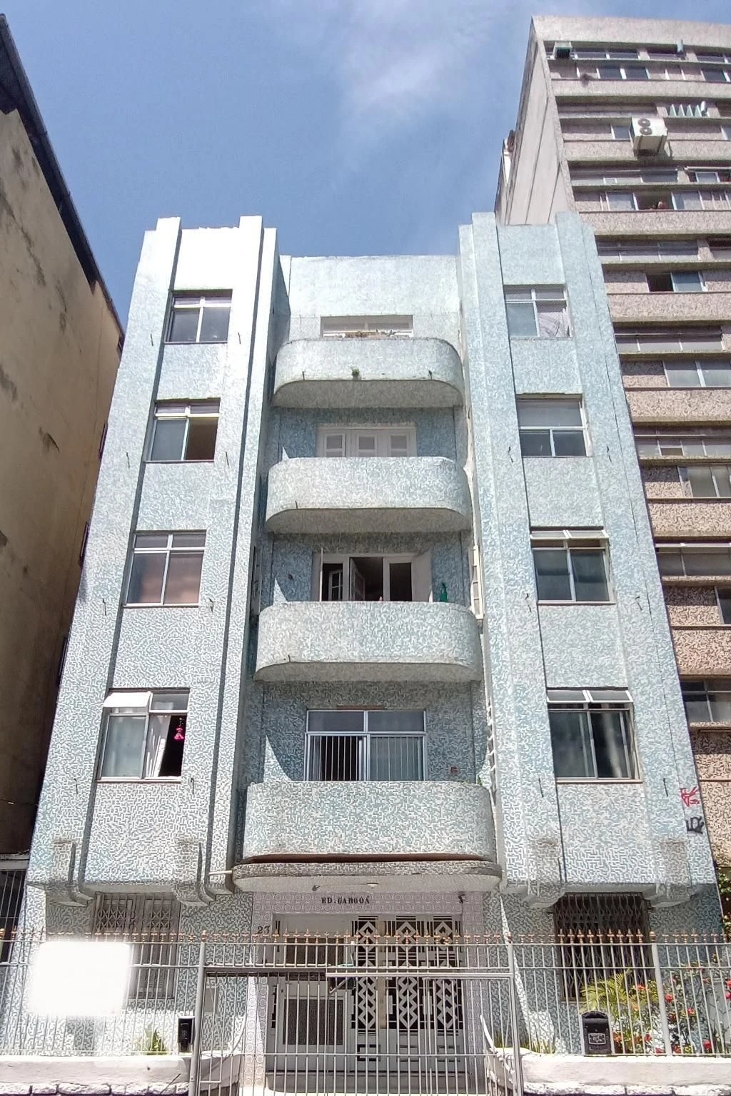 Unfurnished studio with 1 bedroom and 1 bathroom — photo 16
