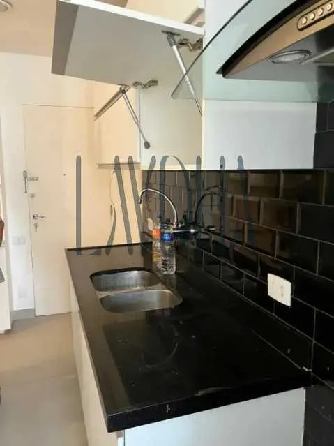 3-bedroom apartment with a home office in Rio de Janeiro — photo 20