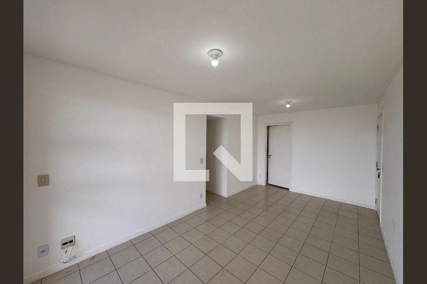 2-bedroom apartment in a building with a gym — photo 13