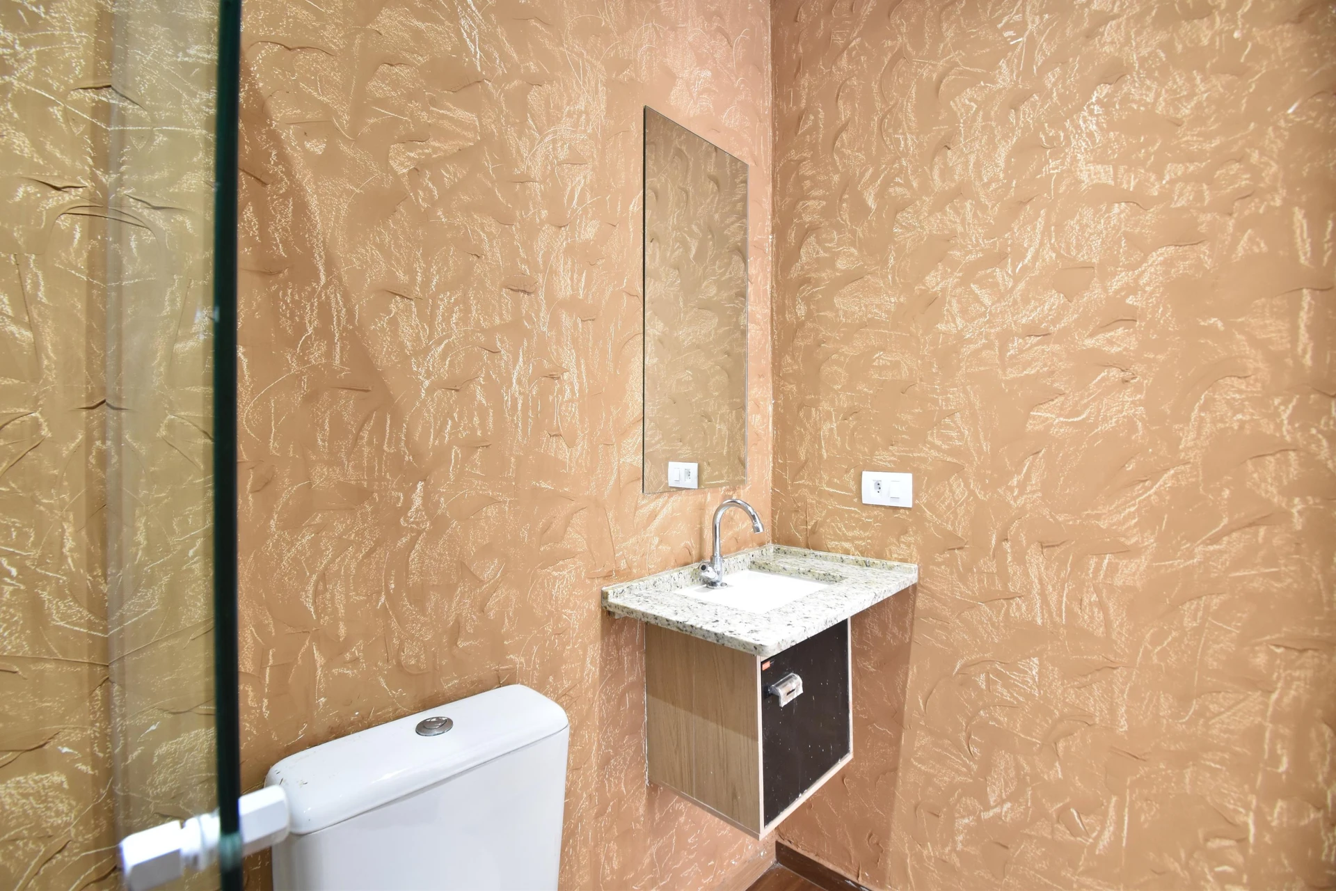 Studio, 38 m², with wood or laminate floors — photo 16