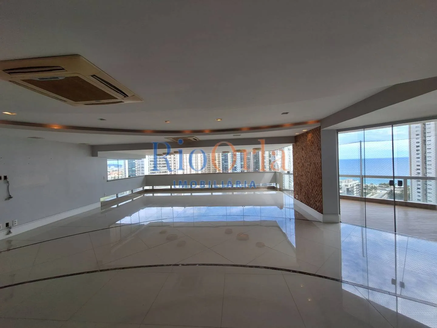 Unfurnished apartment with 4 bedrooms and 5 bathrooms — photo 34