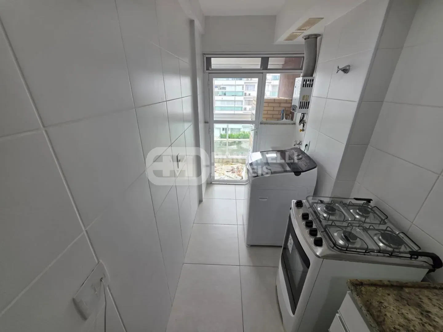 One-bedroom apartment with a mountain view in Rio de Janeiro — photo 21