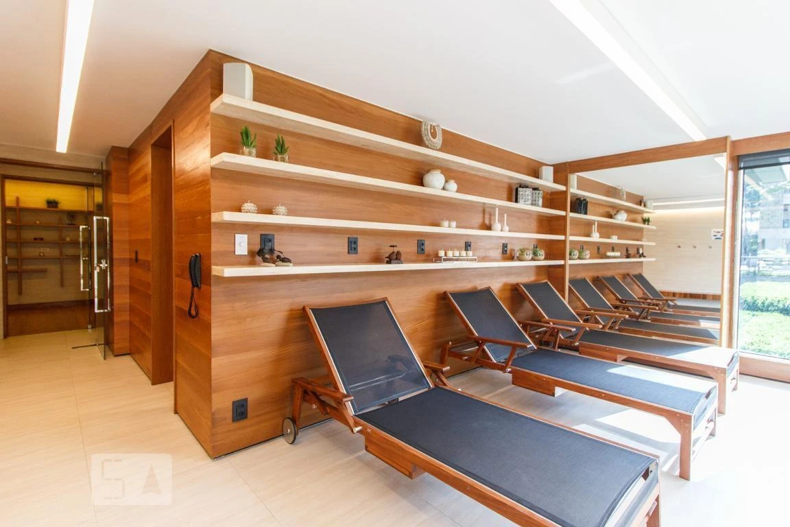 4-bedroom apartment with a water view — photo 31