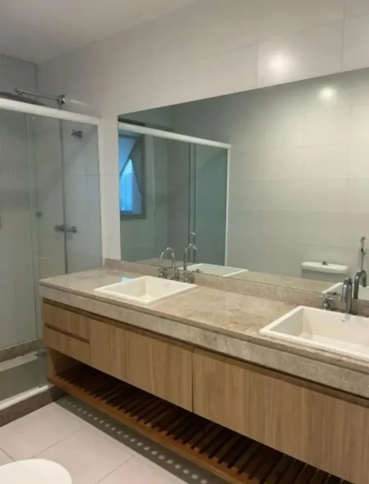 Apartamento com 4 quartos e 5 banheiros, fogão a gás — photo 6