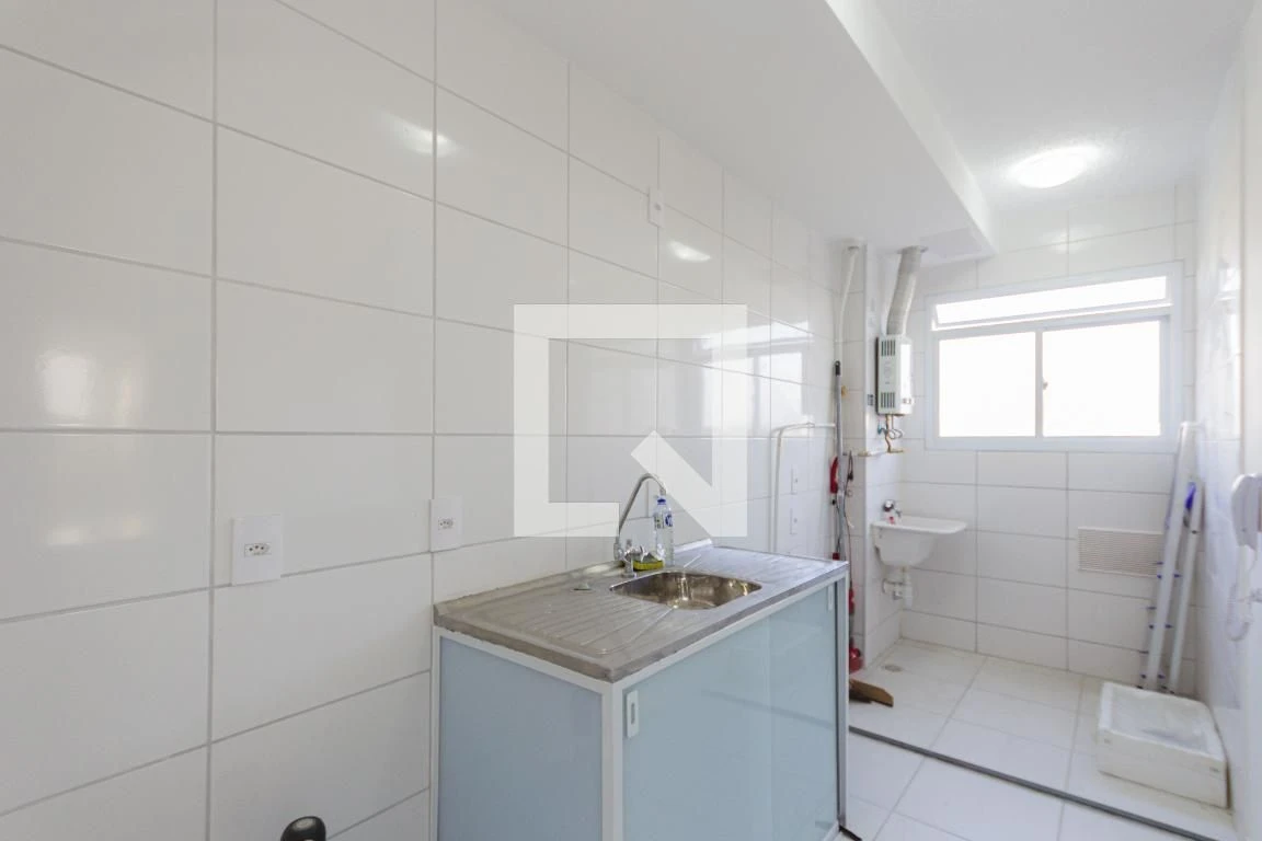2-bedroom apartment with open-plan kitchen and living room — photo 8