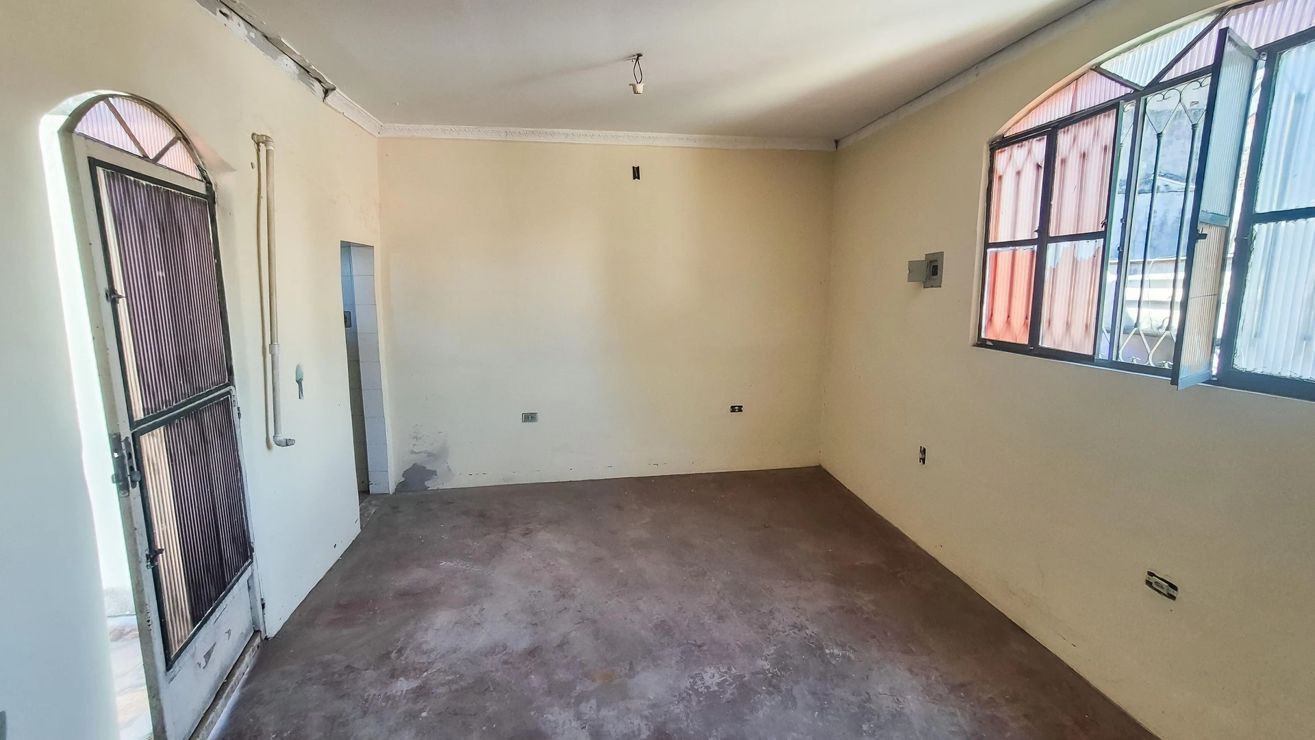 House with 2 bedrooms and a washing machine — photo 5