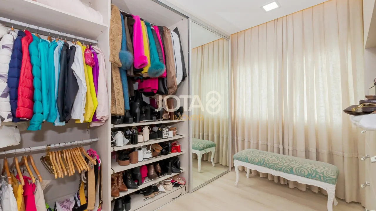 298 m² apartment with 3 en-suite bedrooms and balcony — photo 19