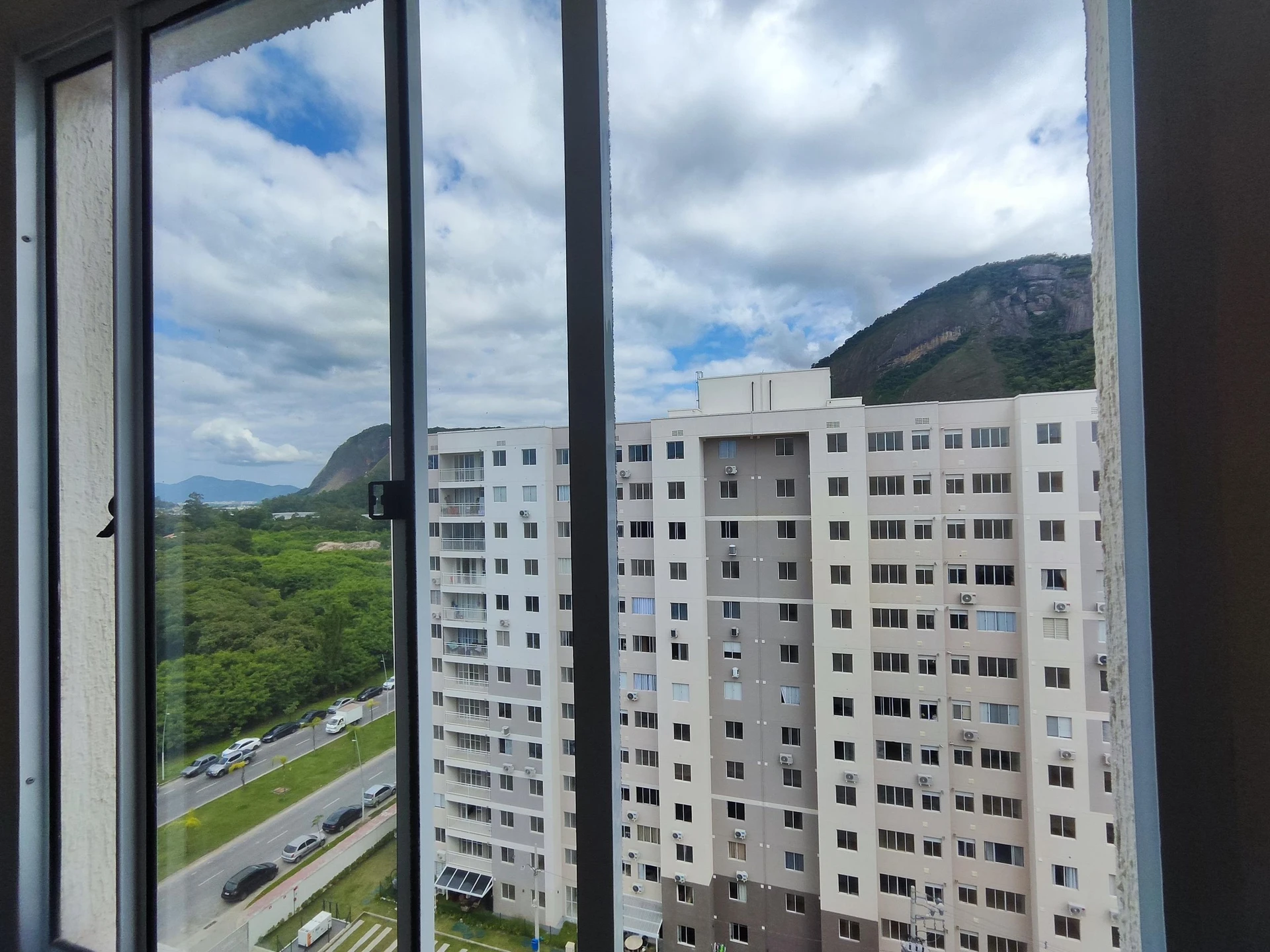 2-bedroom apartment with a balcony and 1 parking spot — photo 9