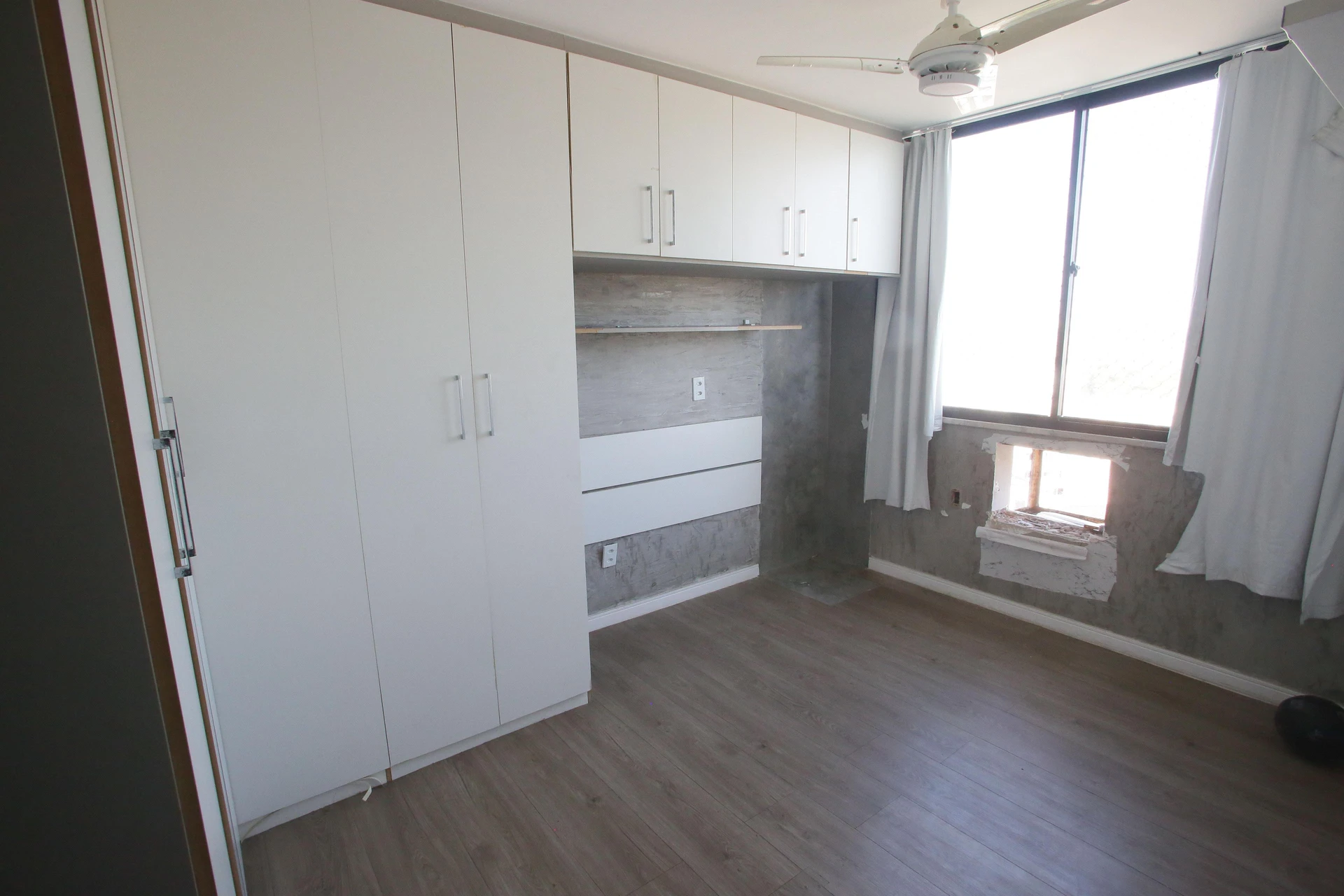 3-bedroom apartment with a balcony and 1 parking space — photo 24