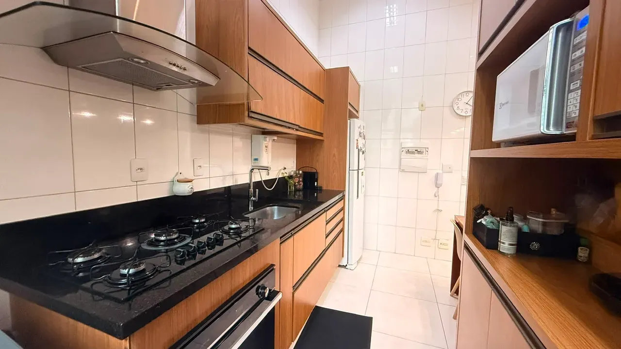 Furnished loft with 2 bedrooms and open-plan kitchen — photo 21