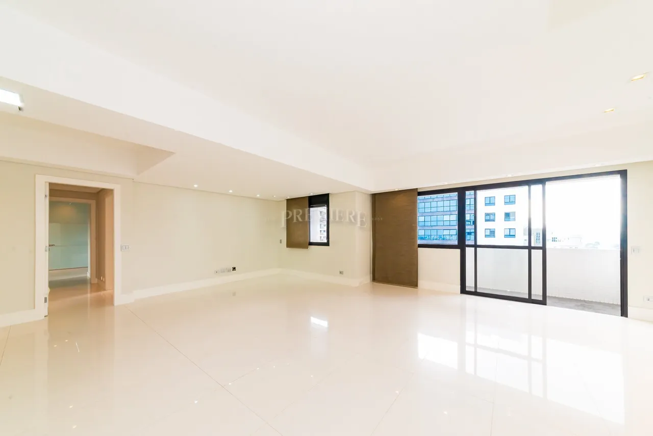 Apartamento de 3 suítes com 265 m² e 2 vagas — photo 2