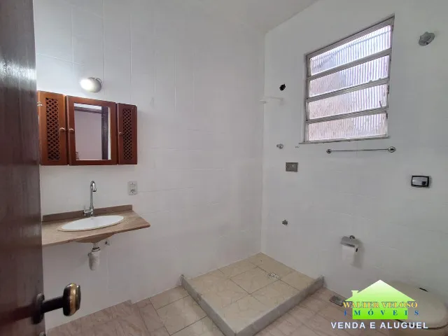 Wood or laminate floors in a 2-bedroom house, 80 m² — photo 5