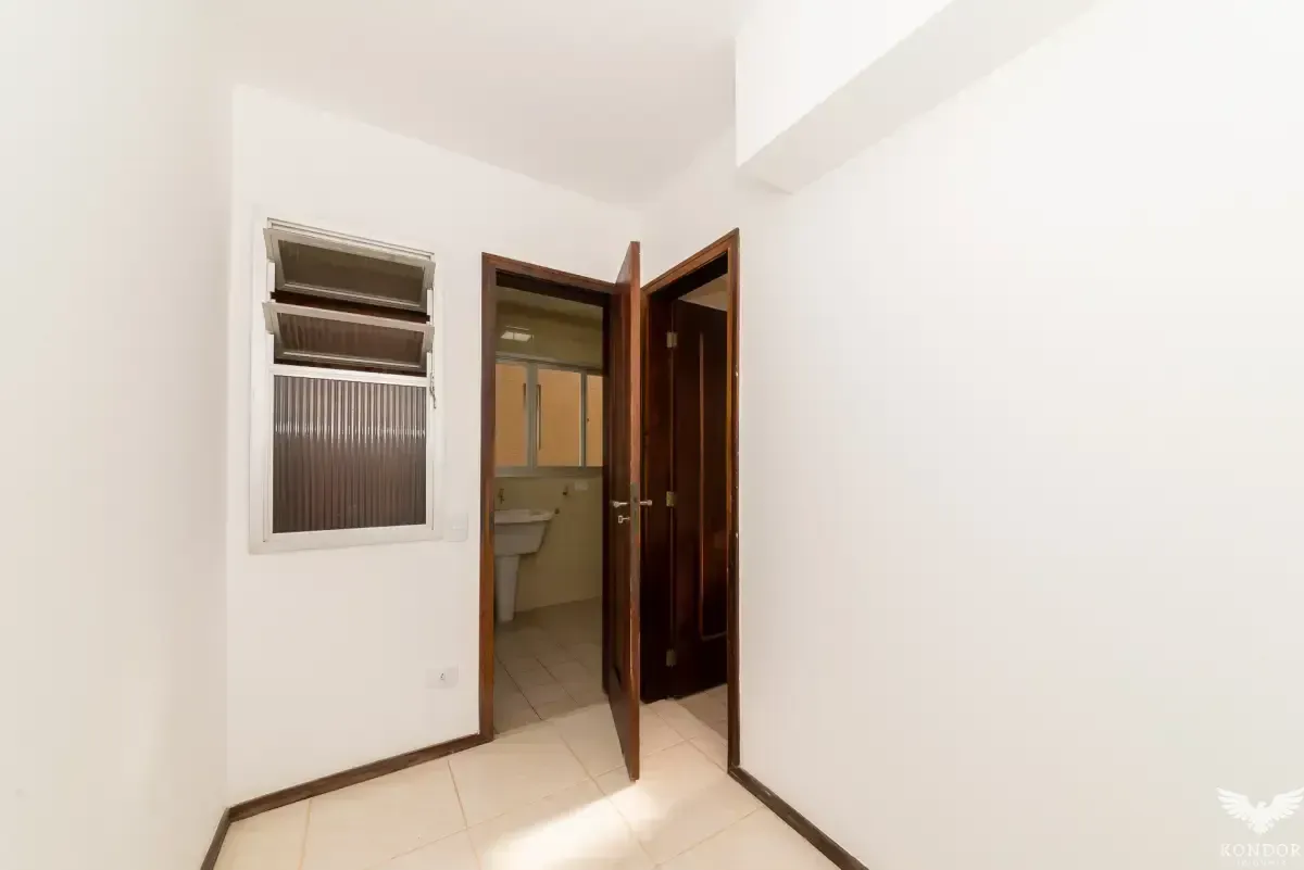 160 m² apartment with 3 bedrooms and 1 en-suite — photo 17