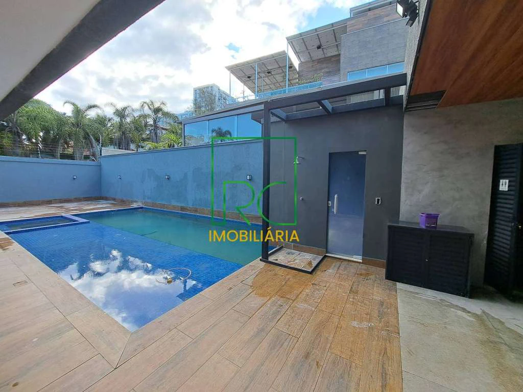 Condominium house with 6 en-suite bedrooms and garden — photo 8