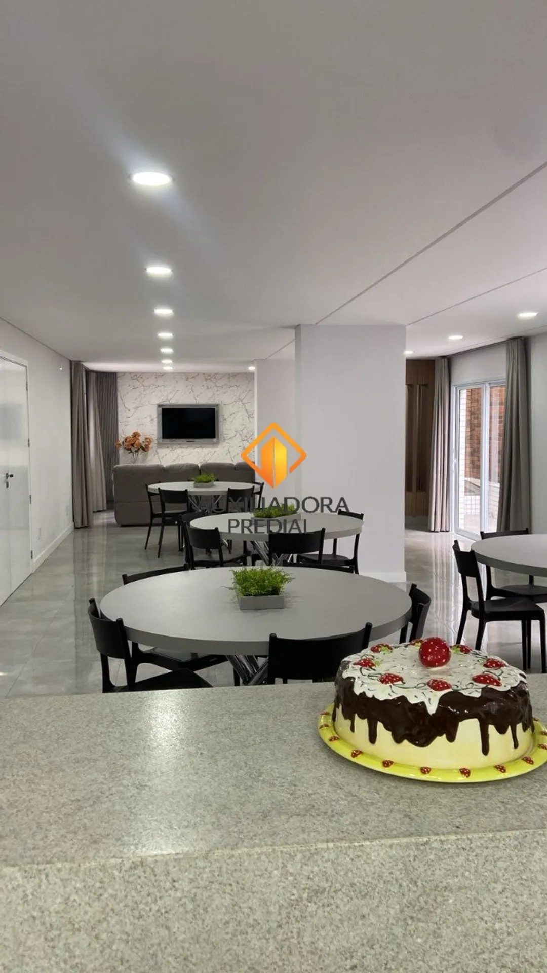 Furnished 2-bedroom apartment with a balcony — photo 52
