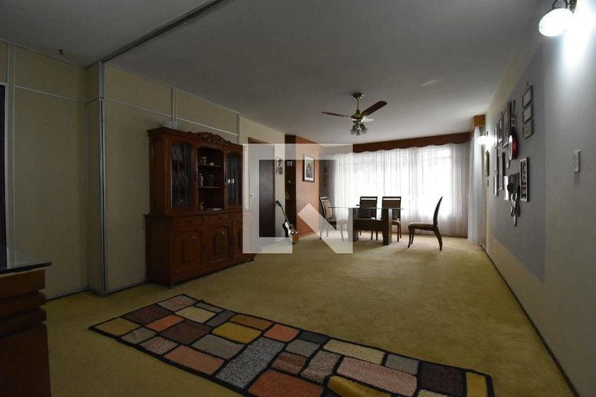6-bedroom house with a washing machine in Curitiba