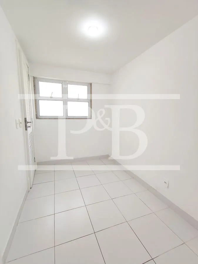 4-bedroom apartment with balcony, 300 m² — photo 34