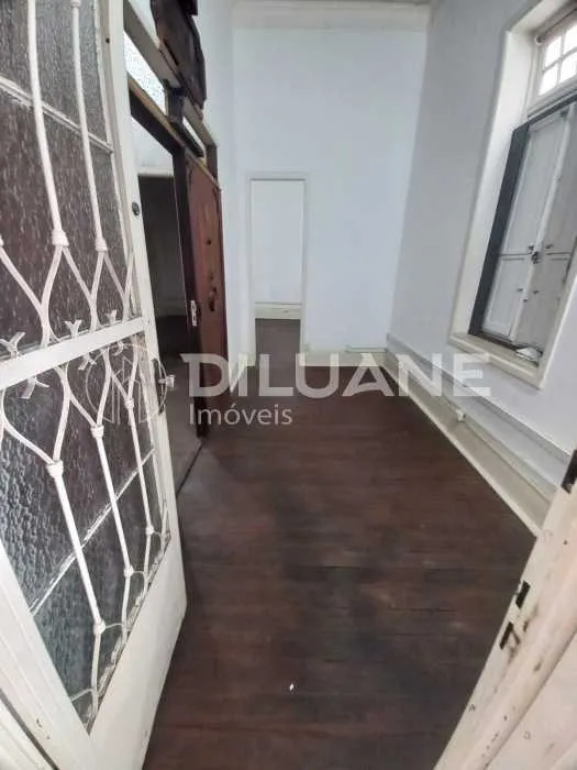 Unfurnished 1-bedroom apartment with 1 bathroom and parking — photo 16