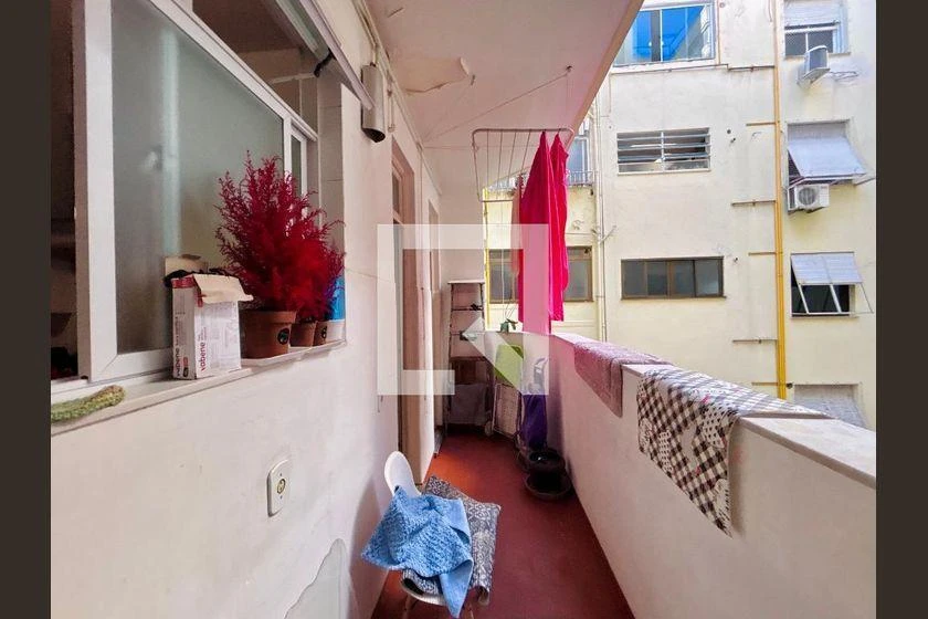 Furnished apartment with 3 bedrooms and 200 m² — photo 37