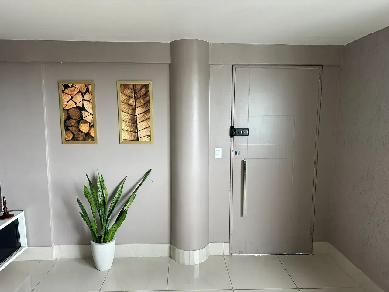 Furnished apartment, 200 m², with a glass-enclosed balcony — photo 13