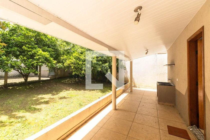 3-bedroom house with a grill on the balcony in Curitiba — photo 3