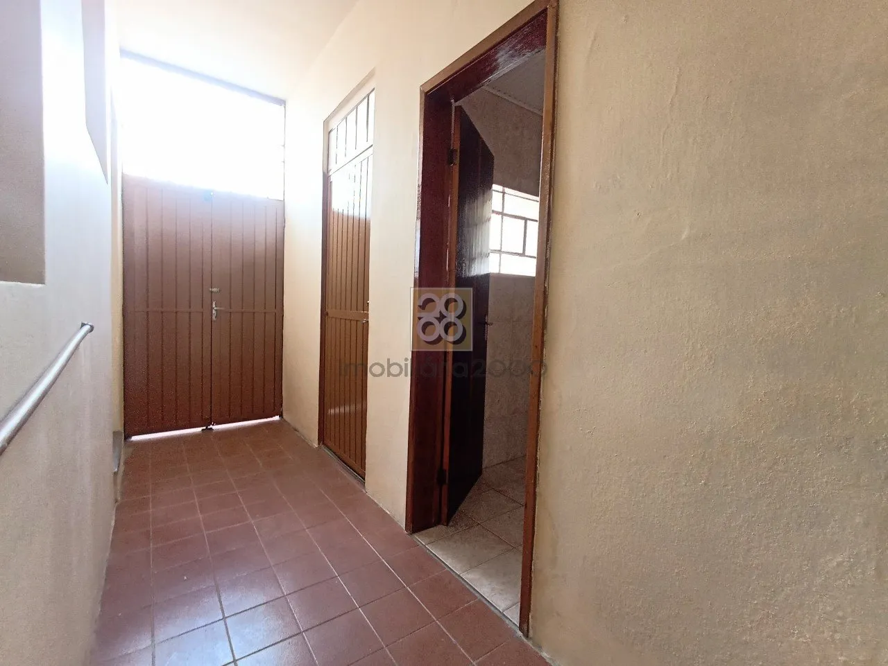 Wood or laminate floors in a 2-bedroom apartment, 71 m² — photo 6