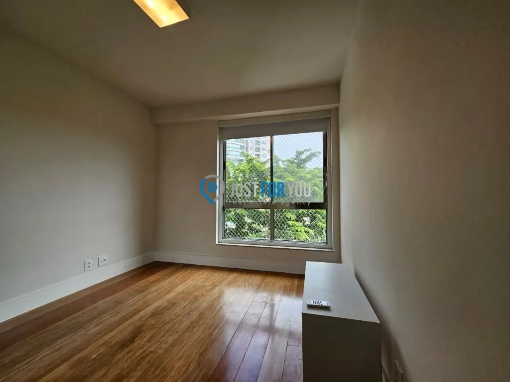 Apartamento mobiliado de 4 quartos em condomínio com piscina — photo 47