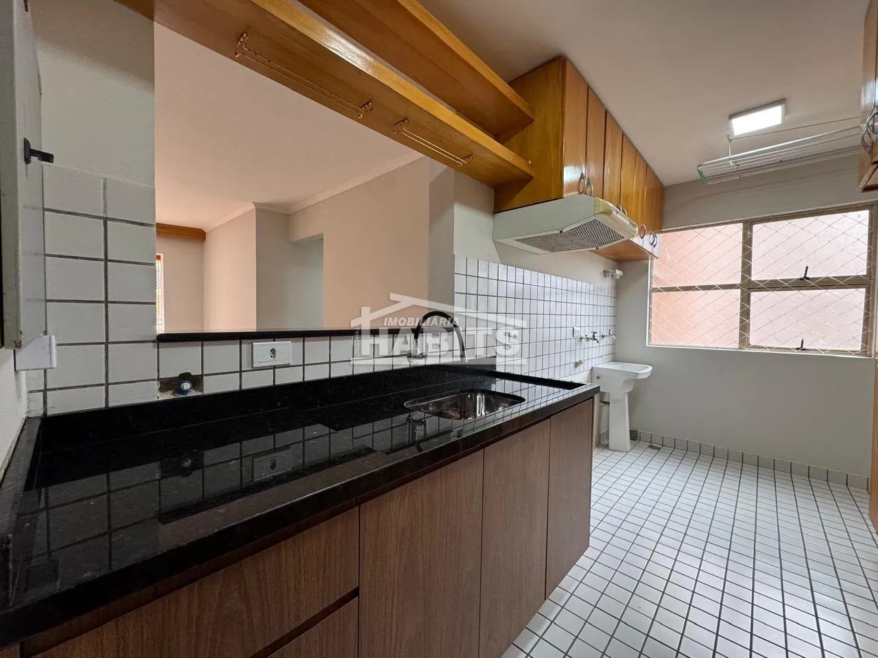 3-bedroom apartment with a balcony — photo 11