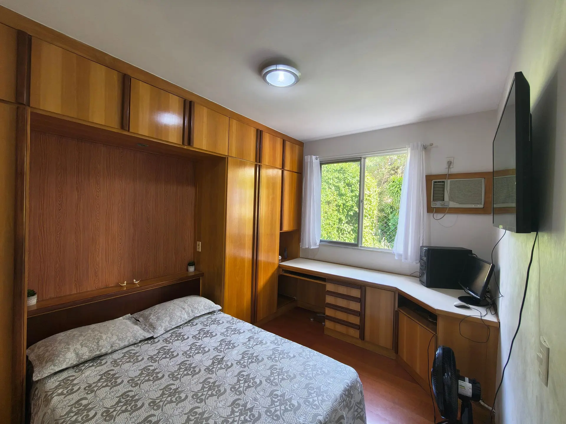 Apartamento amueblado con 3 dormitorios y balcón — photo 3