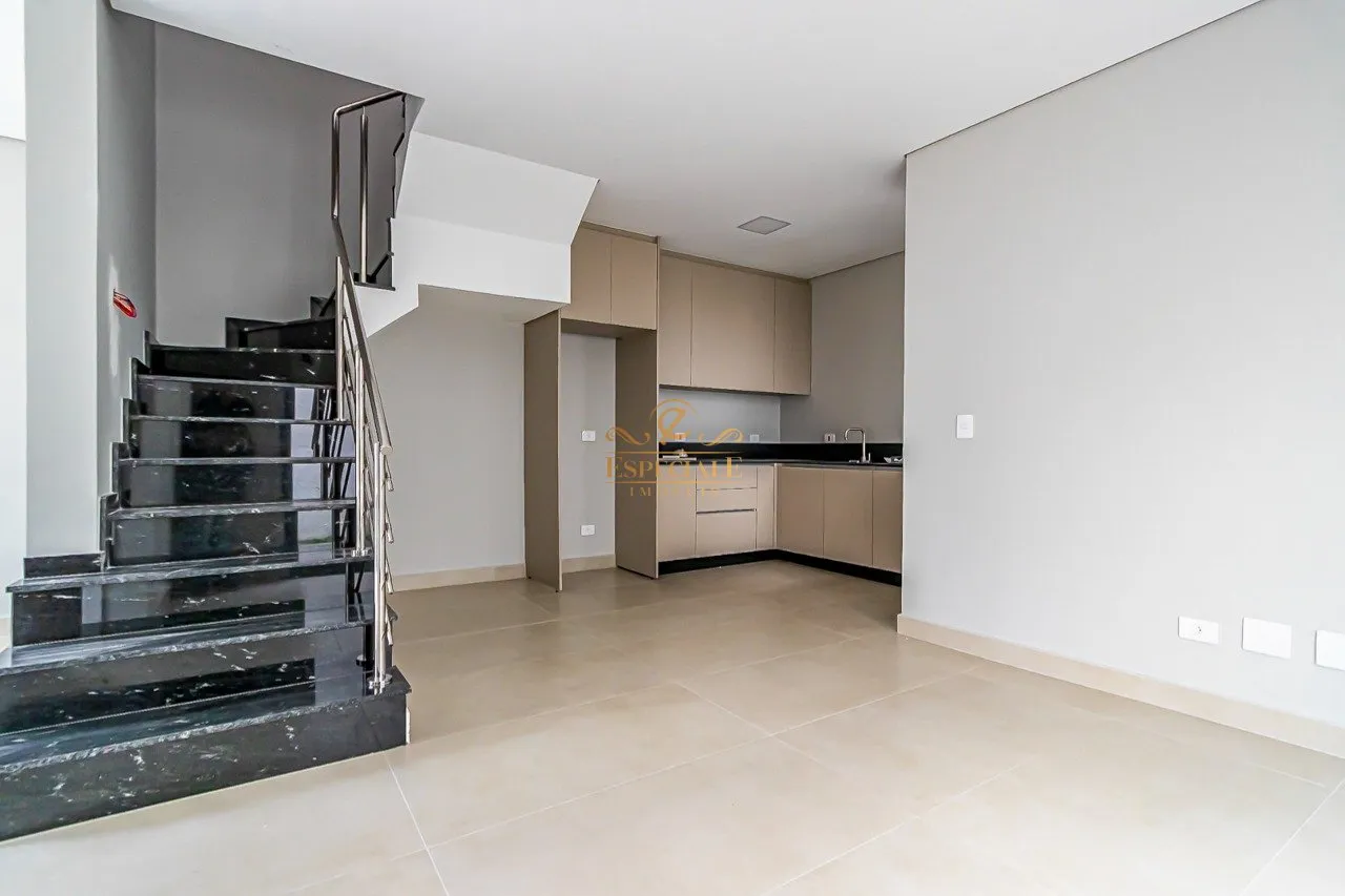 3-bedroom house with open-plan kitchen and private garden — photo 2
