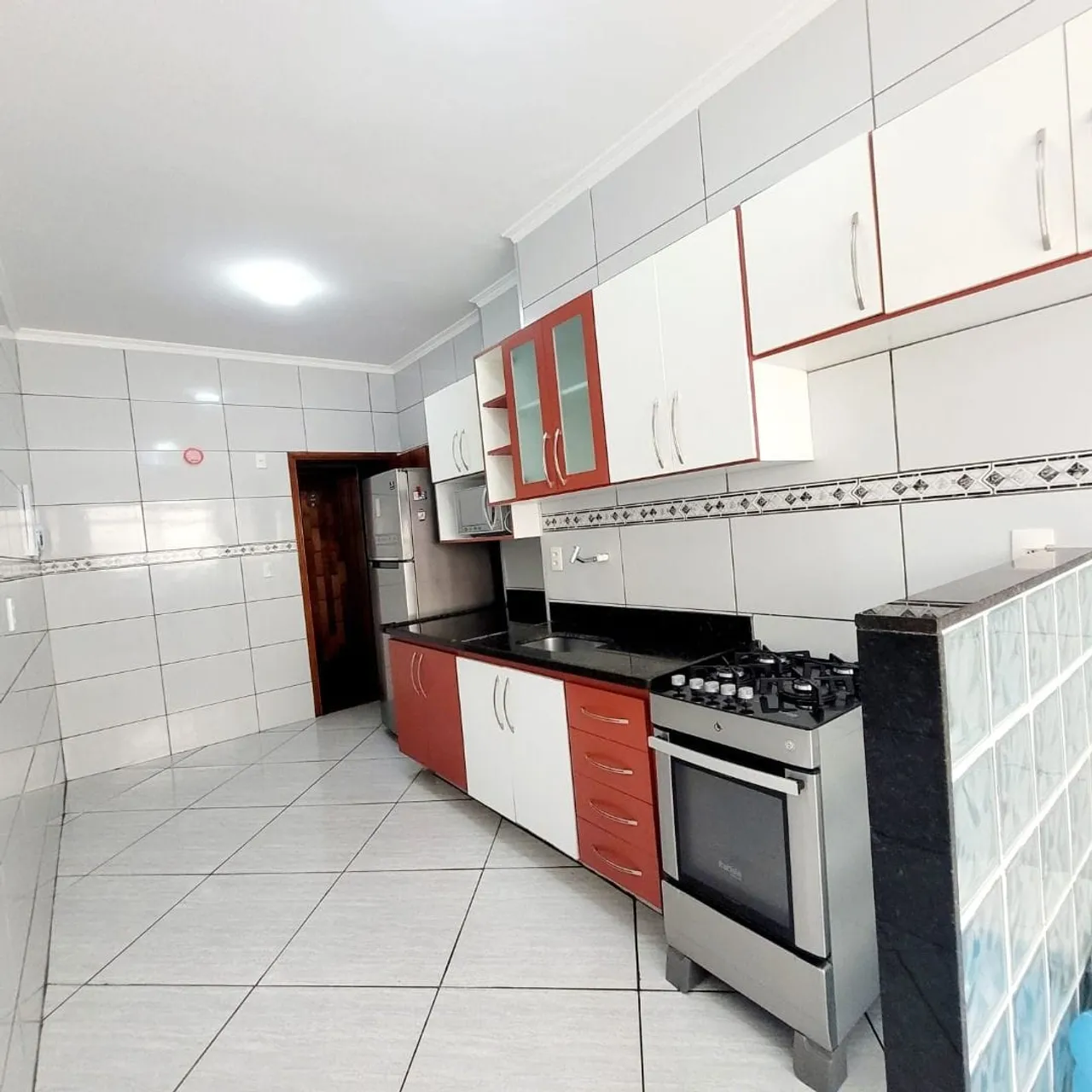 Furnished 95 m² apartment with 2 bedrooms and balcony — photo 18
