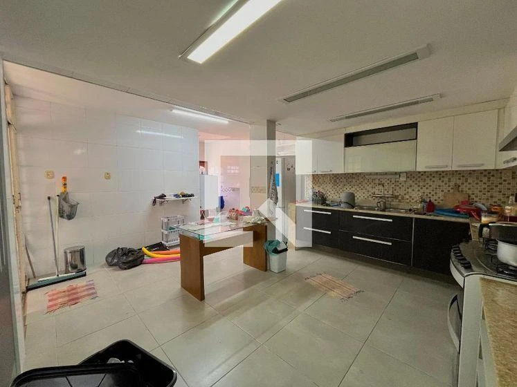 Furnished house, 350 m², with a glass-enclosed balcony — photo 30