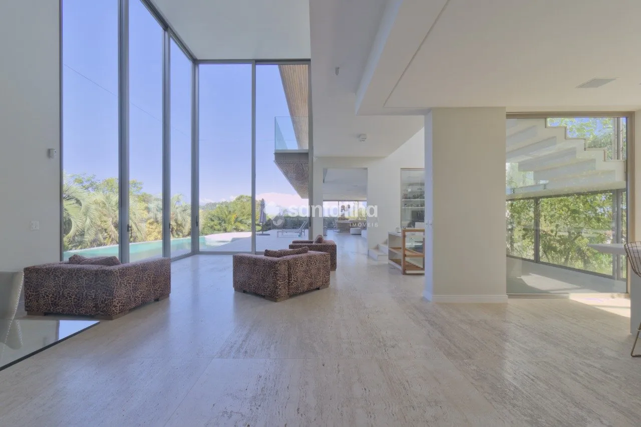 House with 6 en-suite bedrooms and 8 bathrooms, 1350 m² — photo 27